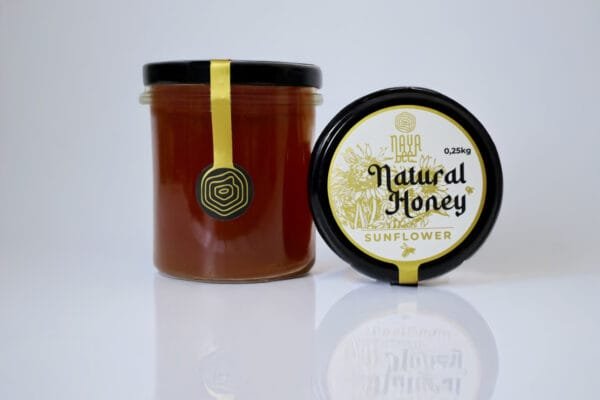 🍯 عسل نقي طبيعي فاخر – 100% خام، غني بالفركتوز لمذاق حلو وامتصاص سريع، خالٍ تمامًا من السكروز، معزز للطاقة للرياضيين ونمط الحياة الصحي، متعدد الاستخدامات (16 أونصة)